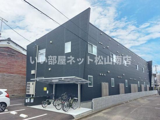 LUMIELE道後緑台 105 号室の外観画像