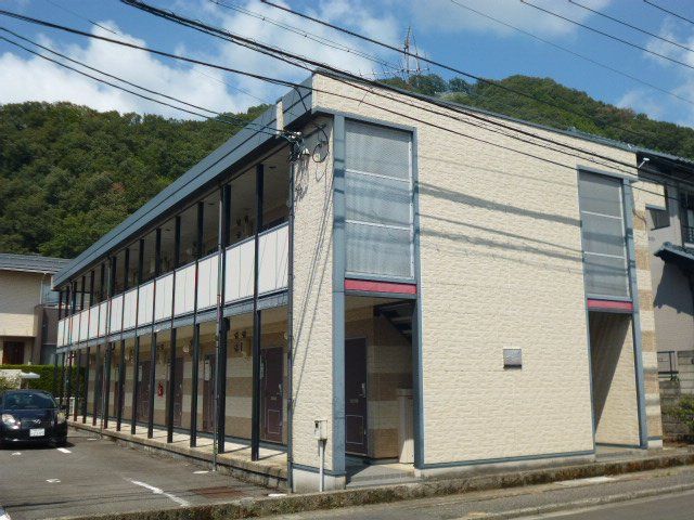 レオパレスパークハイム芦山の外観画像