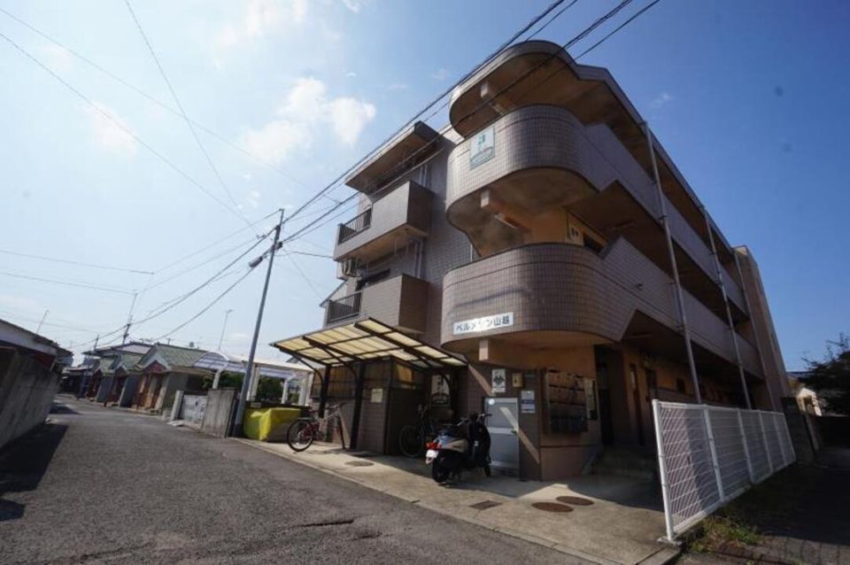 ベルメゾン山越の外観画像