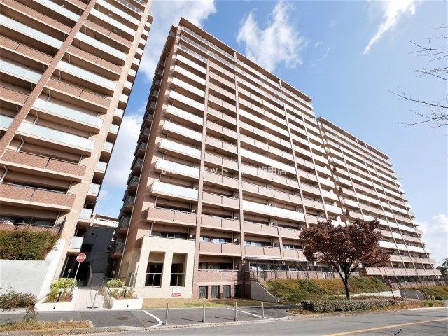 ジオ千里中央ビューコートC棟の外観画像