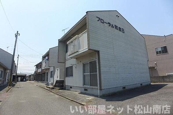 フローラル和泉A棟の外観画像