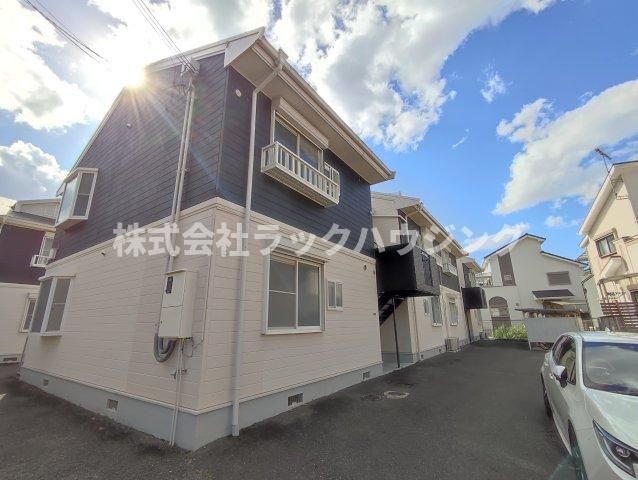 シャトレヴェールB棟の外観画像