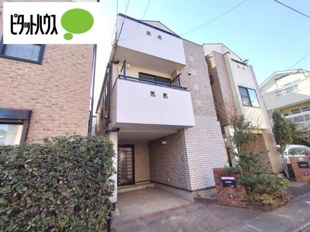 貸戸建住宅 目黒区目黒本町1丁目の外観画像