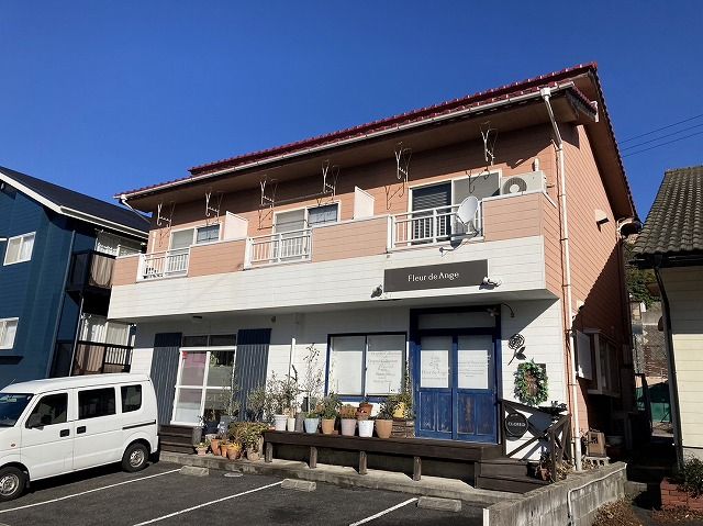 ST1の外観画像