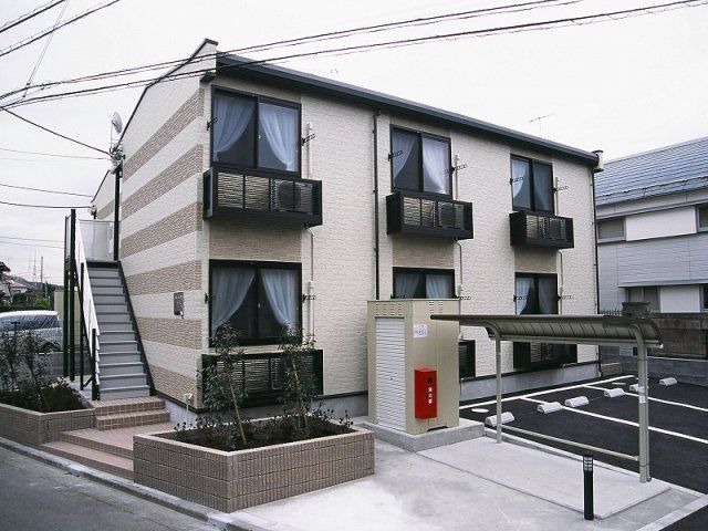 レオパレスラピスAの外観画像