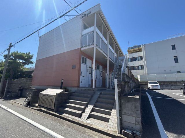 レオパレスしらゆりの外観画像