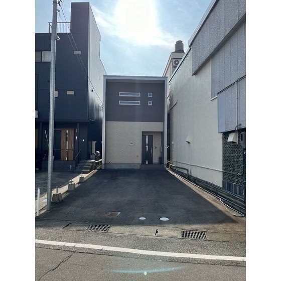 愛宕町2丁目貸家の外観画像