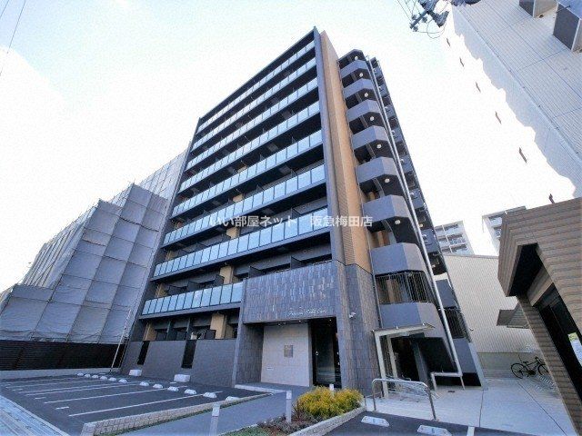 プレサンス江坂クォーレの外観画像