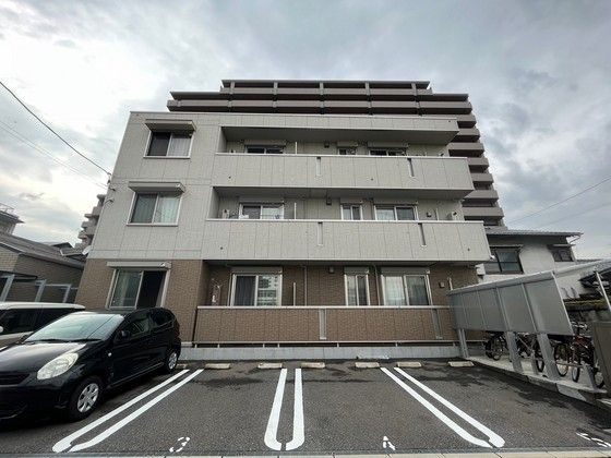 シャルマン吉島の外観画像