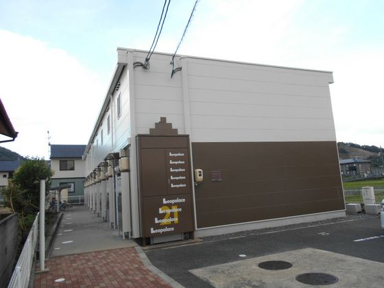 レオパレスメゾン津高の外観画像