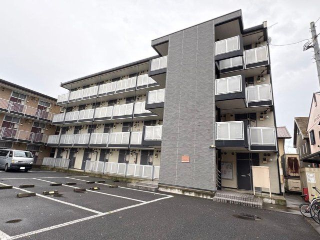 レオパレスラ ソワの外観画像