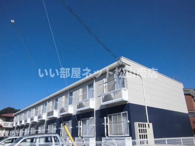 レオパレスフローラ湯築の外観画像