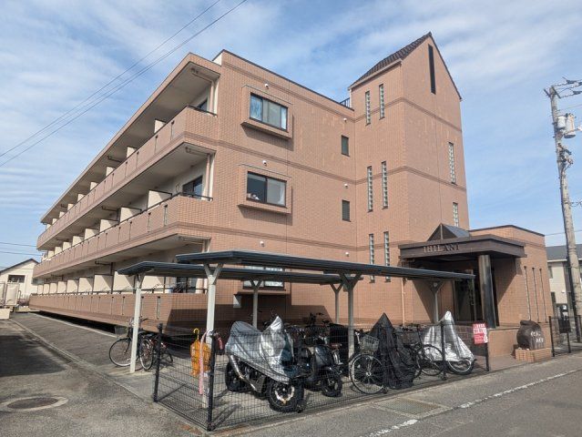 イヒラニハイツの外観画像