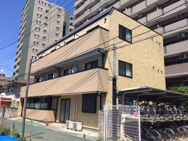 コティ・クーメリアの外観画像