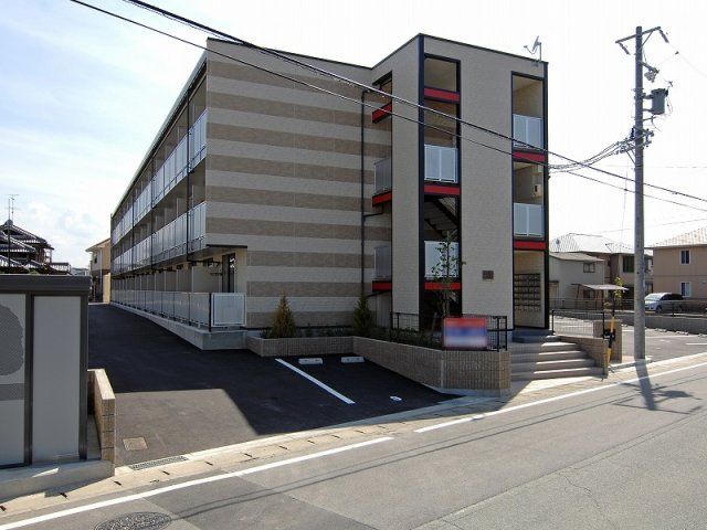 レオパレスインサイド 津の外観画像