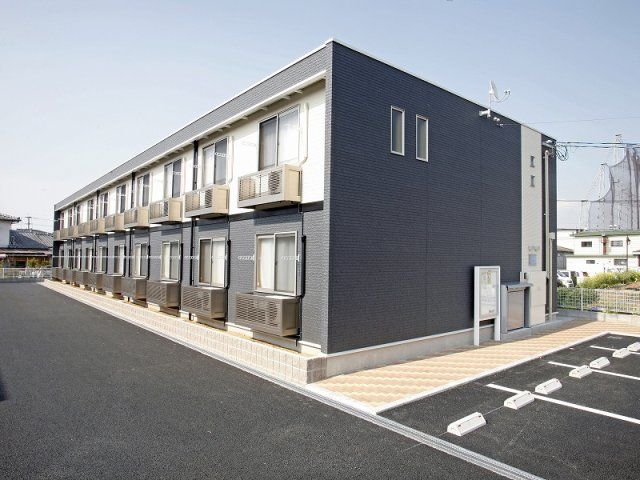 レオネクスト入地の外観画像
