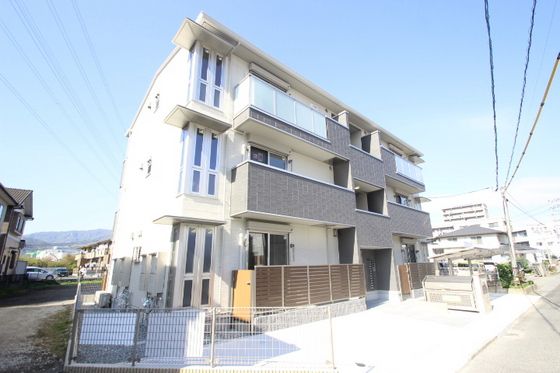シャルールの外観画像