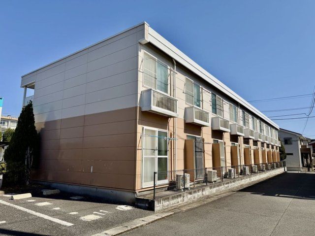 レオパレスフリーダム 南金目の外観画像