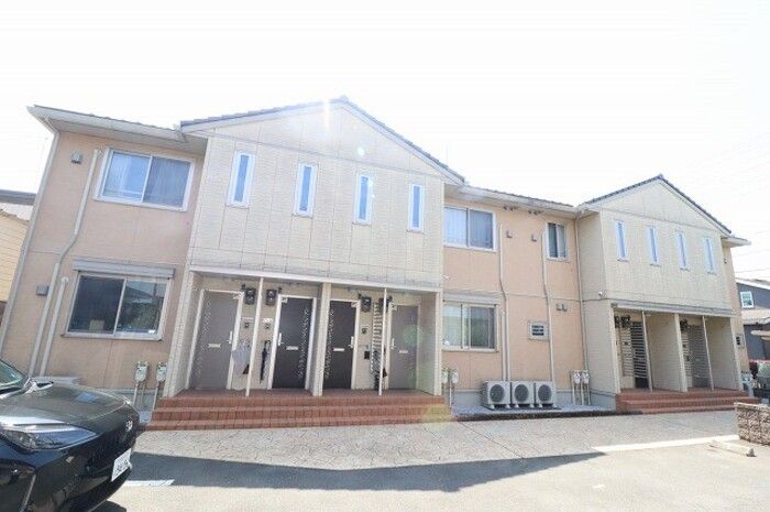 サンク モンタニア A棟の外観画像