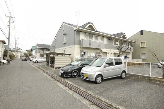 ゼフィール芳泉の外観画像