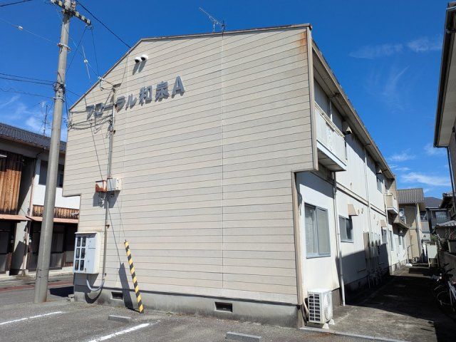 フローラル和泉の外観画像