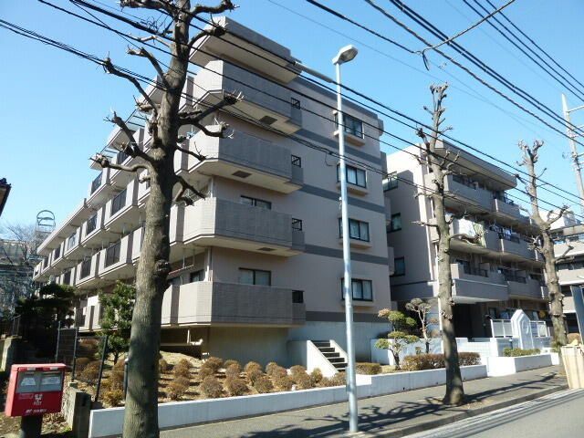 ファミール鷺沼の外観画像
