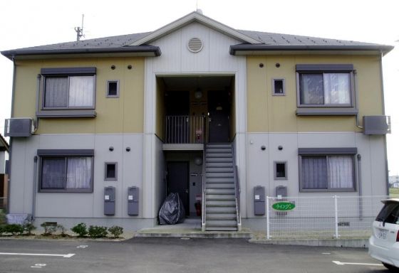 ウイングBの外観画像