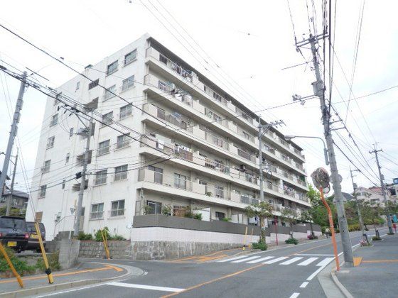 鹿籠翠苑1号館の外観画像