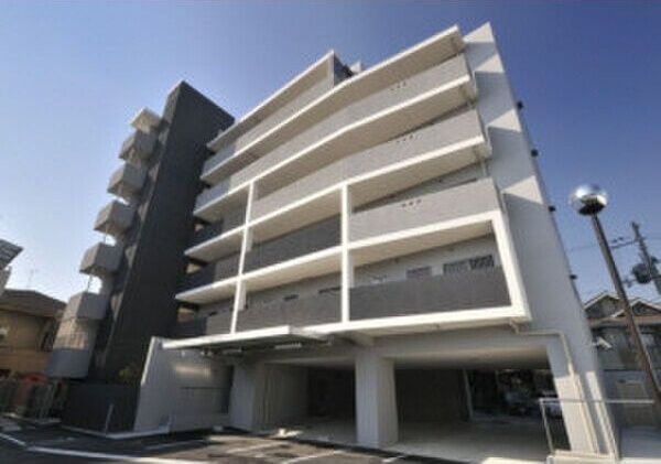 CRYSTAL SUITA TAKAHAMAの外観画像