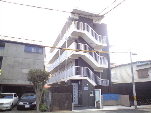 レオパレスコントワール御影石町の外観画像