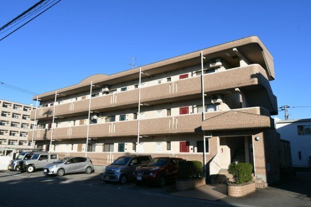 ファミーユ布瀬の外観画像