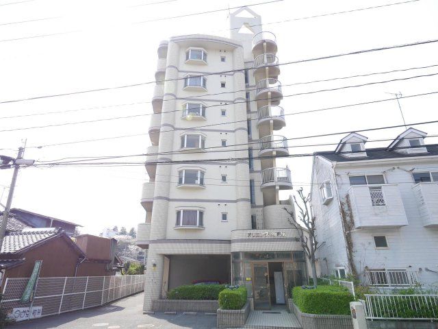 オリエンタル折尾駅の外観画像