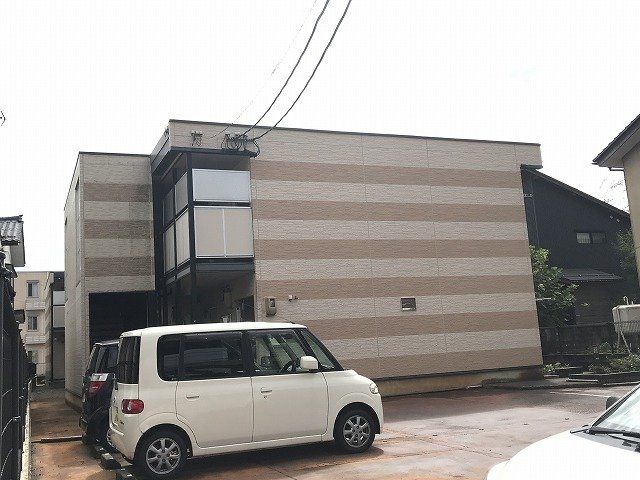 レオパレスプランドール 長岡の外観画像