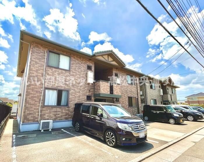 リビングタウン松縄 B棟の外観画像