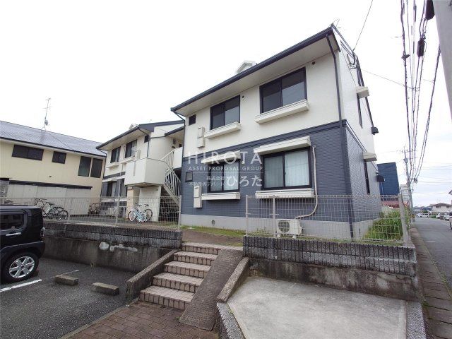 メゾンシャトーE棟の外観画像