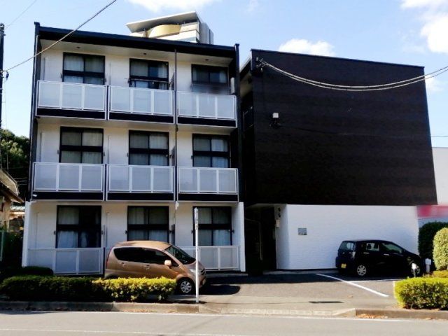 レオパレスグリーンリーブズの外観画像