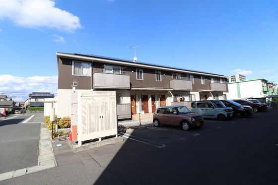 リバーパレスD棟の外観画像