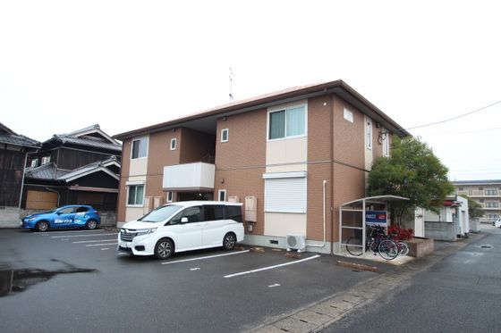 シャーメゾン ナイス 一番館の外観画像