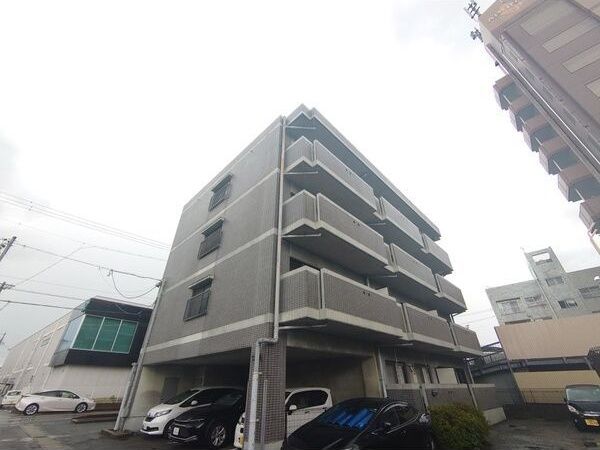 ファミリア岩倉の外観画像