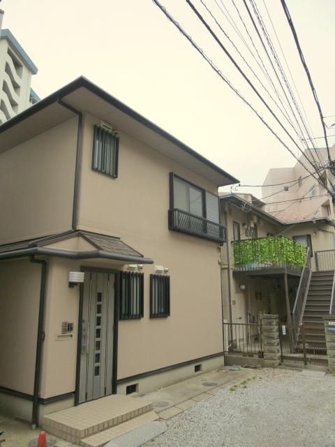新宿区戸山1丁目貸家の外観画像