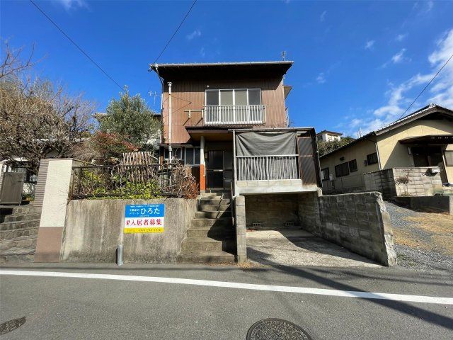 深坂1丁目岡野貸家の外観画像