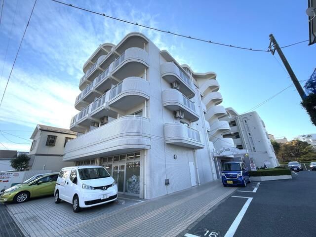 ホワイトキャッスル上大岡の外観画像