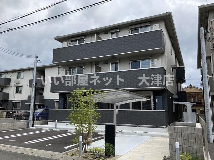 アドラブールの外観画像