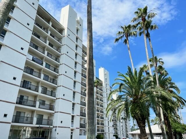シーボニアマンションA棟の外観画像