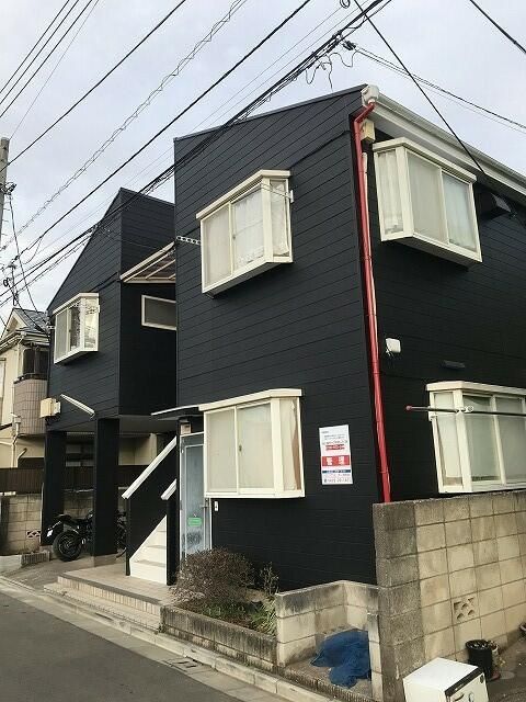 ポルシェ小平鷹の台 201号室の外観画像