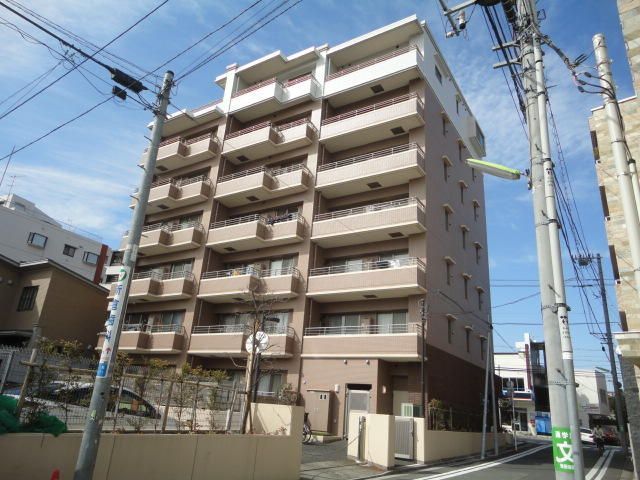 アイランフェル学芸大の外観画像