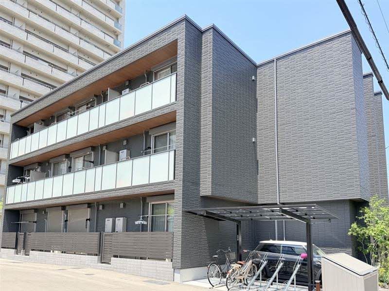 ロイヤルシャーメゾン栗林の外観画像