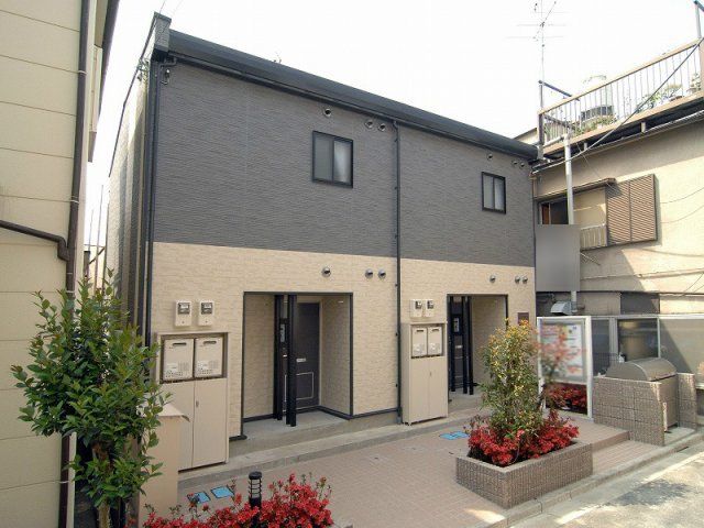 レオパレス薫る風の外観画像