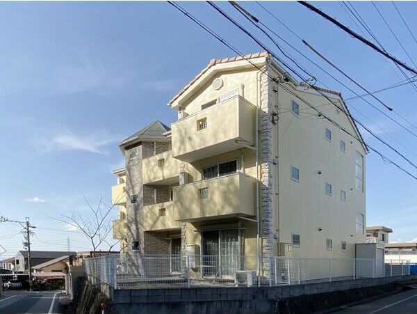 クリスタル小牧の外観画像