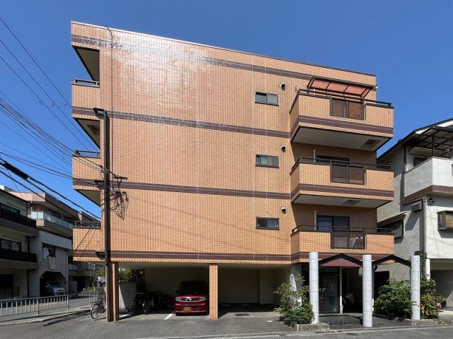 エストジャルダン西口の外観画像